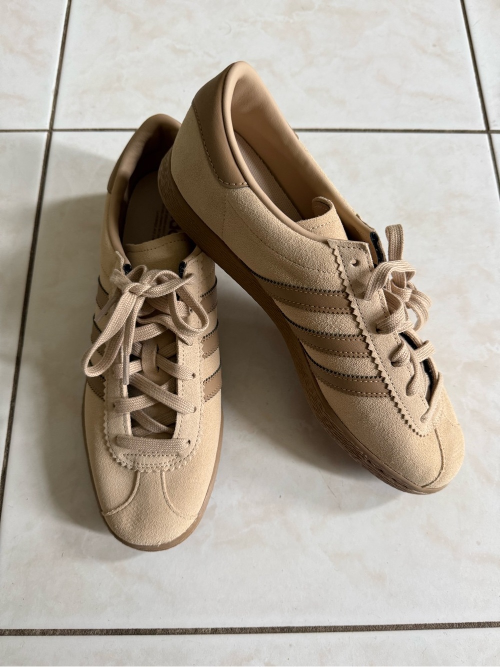 adidas men’s  Tan Suede Classic Trainer Sneakers